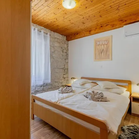 Vila Beekeeper's House