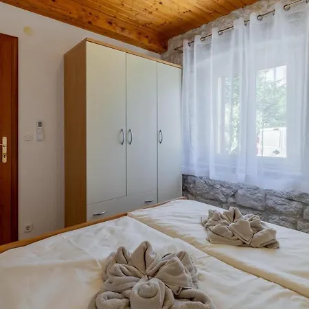Beekeeper's House * Biokovsko Selo