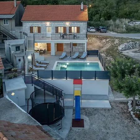 Beekeeper's House Vila