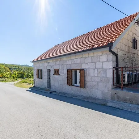 Beekeeper's House Vila